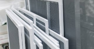 Москитные сетки на пластиковые окна Долгопрудный купить по цене от 926 руб.